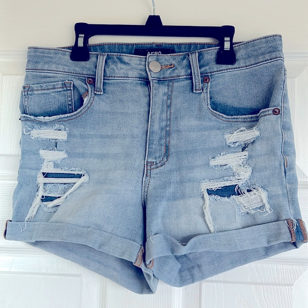 Aeropostale AERO women’s distressed Jean shorts size 10 high rise midi